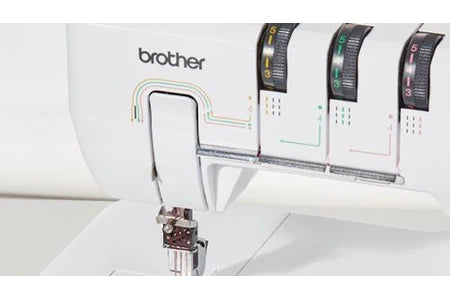 Machine à coudre Brother Recouvreuse cv3440